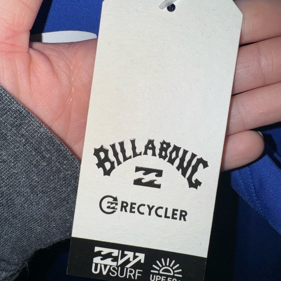 ๐ young boys billabong rash guard ๐ - Picture 3 of 5